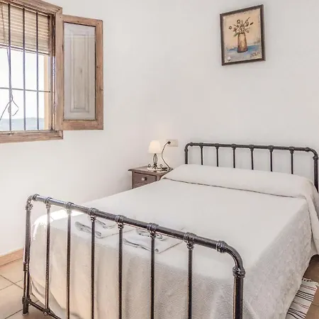 Nice Home In Iznajar Villanueva de Tapia