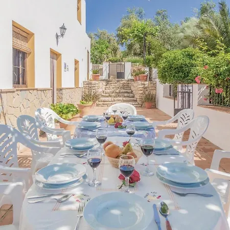 Nice Home In Iznajar Holiday home *
