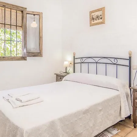 Nice Home In Iznajar *